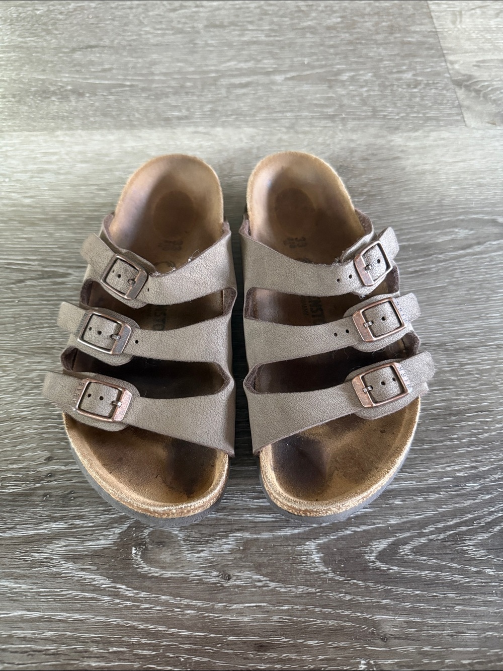 Birkenstock florida leather 3 strap sandals kids, size 33
